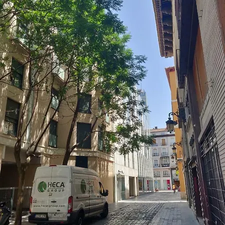 New, Cozy Plaza Del Pilar-fuenclara Apartamento